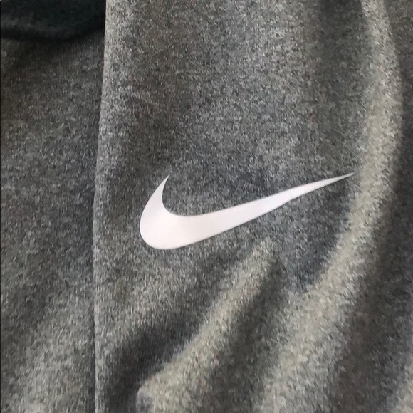 Gently used Nike Pro thermal running top - Picture 2 of 5